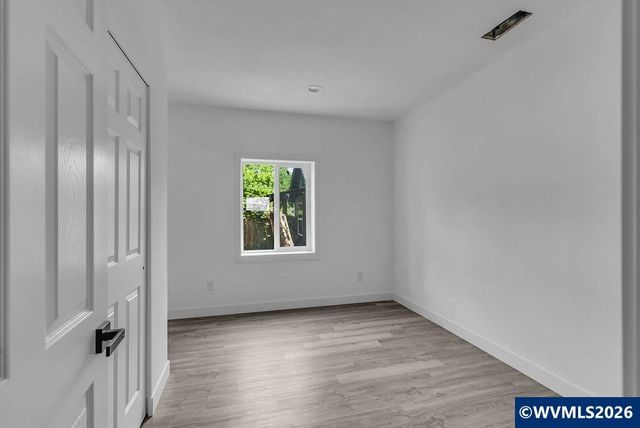 656 Hall St, Woodburn, OR 97071