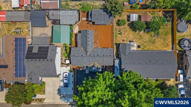 656 Hall St, Woodburn, OR 97071
