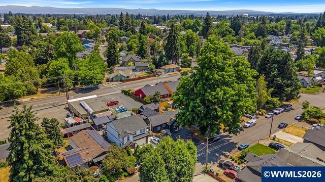 656 Hall St, Woodburn, OR 97071
