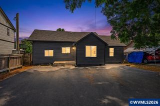 656 Hall St, Woodburn, OR 97071
