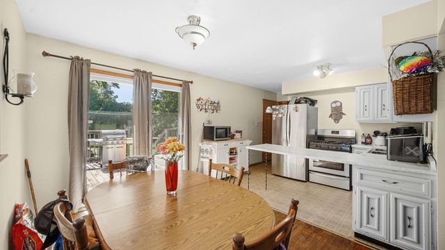 92 N County Line Road, Hobart, IN 46342