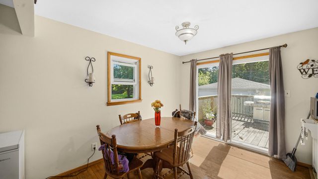 92 N County Line Road, Hobart, IN 46342