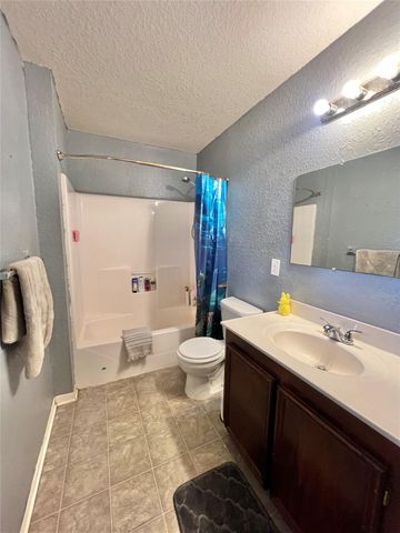 708 E 6th Street, Sweeny, TX 77480