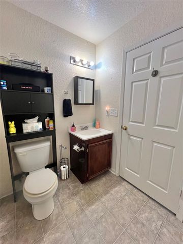 708 E 6th Street, Sweeny, TX 77480