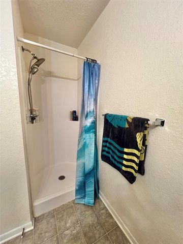 708 E 6th Street, Sweeny, TX 77480