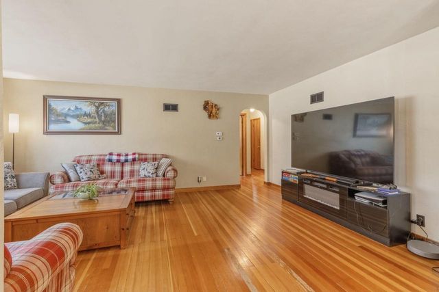 321 N Dewey AVENUE, Jefferson, WI 53549