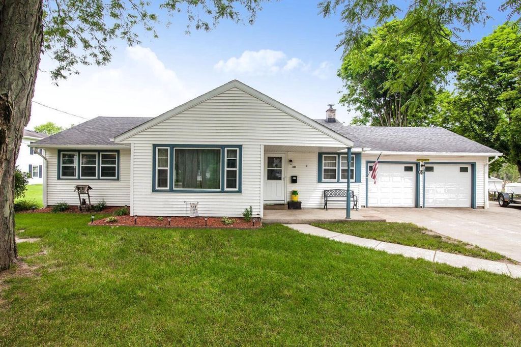 321 N Dewey AVENUE, Jefferson, WI 53549
