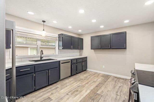 807 E Garden Ave, Osburn, ID 83849