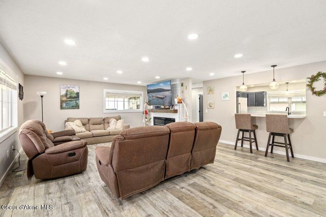 807 E Garden Ave, Osburn, ID 83849