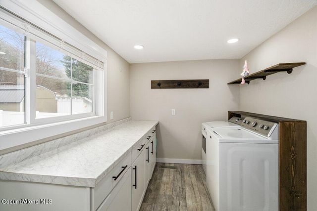 807 E Garden Ave, Osburn, ID 83849