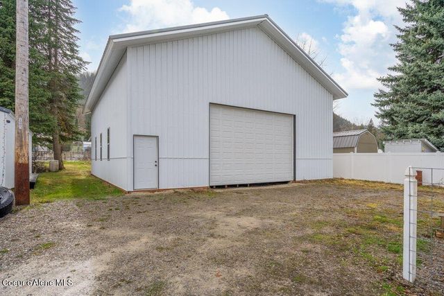 807 E Garden Ave, Osburn, ID 83849