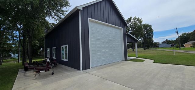 431 Old Post Road S, Livingston, TX 77351