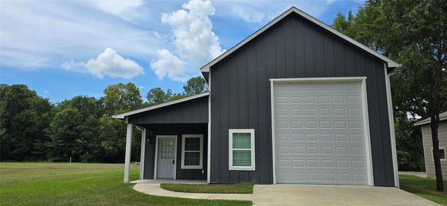 431 Old Post Road S, Livingston, TX 77351