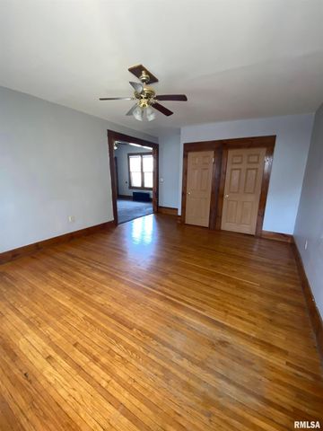 637 E 15TH Street, Davenport, IA 52803