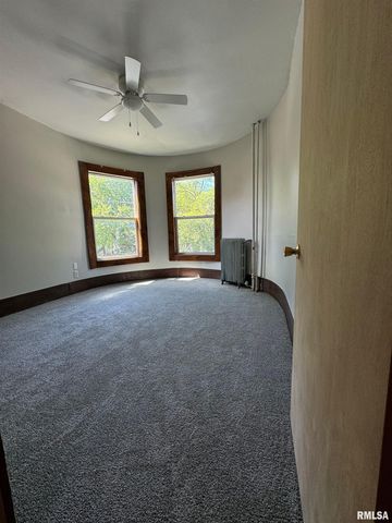 637 E 15TH Street, Davenport, IA 52803