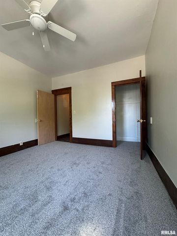 637 E 15TH Street, Davenport, IA 52803