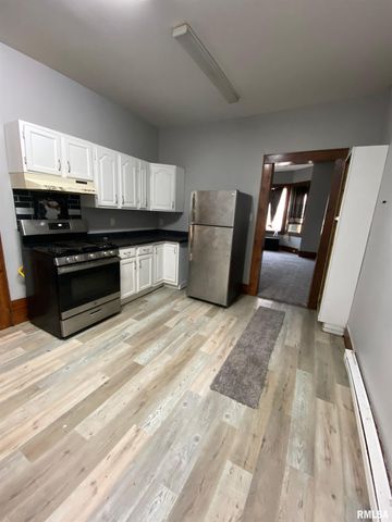 637 E 15TH Street, Davenport, IA 52803