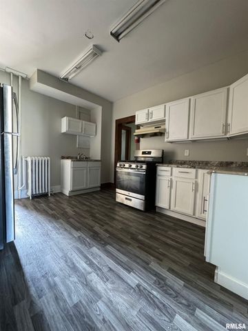 637 E 15TH Street, Davenport, IA 52803