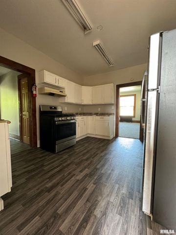 637 E 15TH Street, Davenport, IA 52803