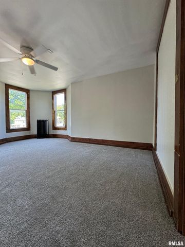 637 E 15TH Street, Davenport, IA 52803