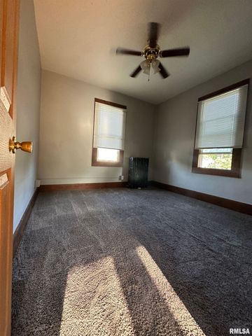 637 E 15TH Street, Davenport, IA 52803