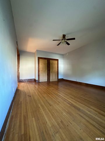 637 E 15TH Street, Davenport, IA 52803