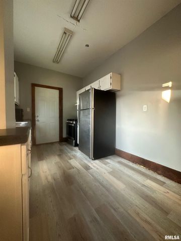 637 E 15TH Street, Davenport, IA 52803