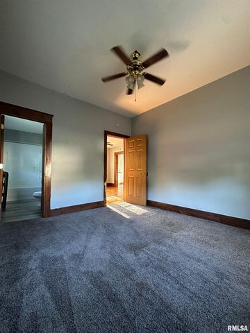 637 E 15TH Street, Davenport, IA 52803