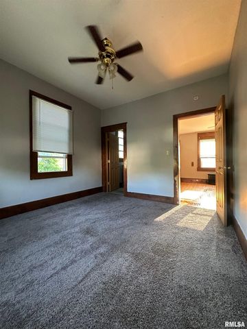 637 E 15TH Street, Davenport, IA 52803