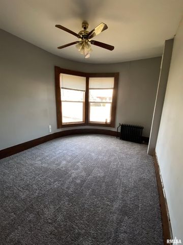 637 E 15TH Street, Davenport, IA 52803