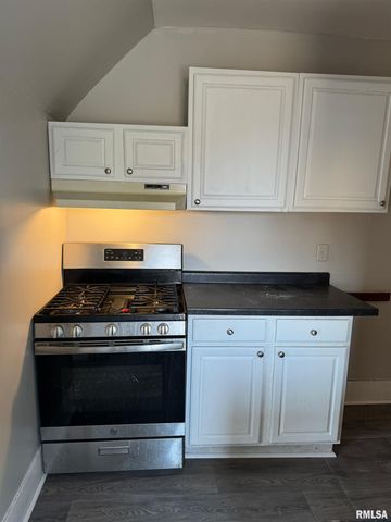 637 E 15TH Street, Davenport, IA 52803