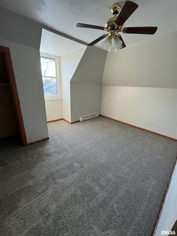 637 E 15TH Street, Davenport, IA 52803