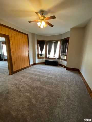 637 E 15TH Street, Davenport, IA 52803