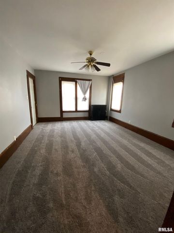 637 E 15TH Street, Davenport, IA 52803