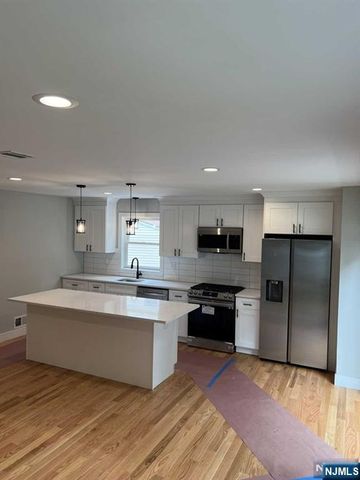 338 Lincoln Avenue B, Elmwood Park, NJ 07407