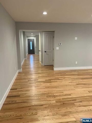 338 Lincoln Avenue B, Elmwood Park, NJ 07407