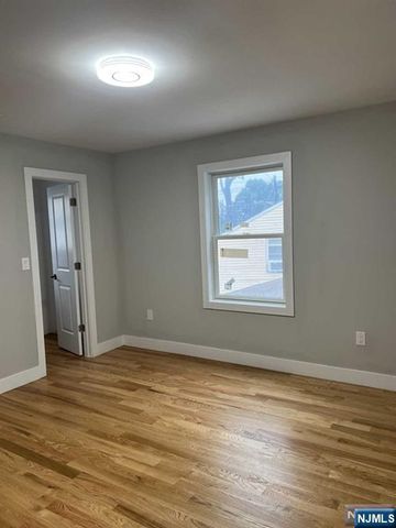 338 Lincoln Avenue B, Elmwood Park, NJ 07407