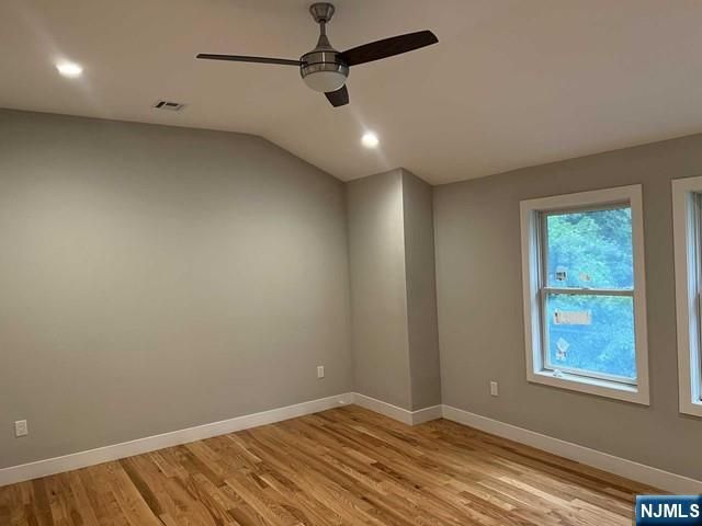 338 Lincoln Avenue B, Elmwood Park, NJ 07407