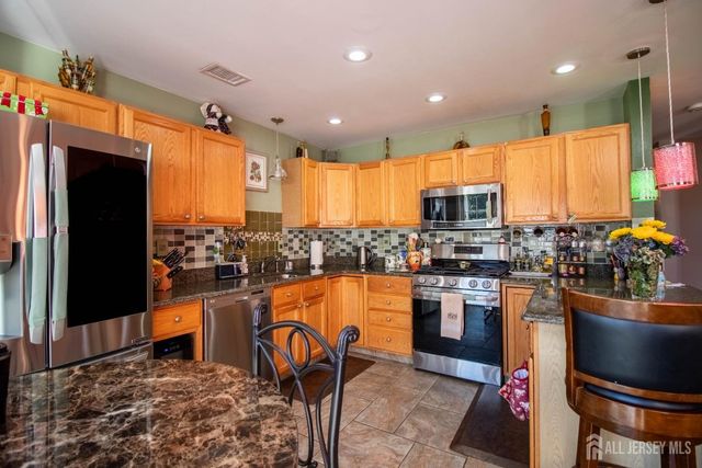 5 Ardmore Place, East Brunswick, NJ 08816