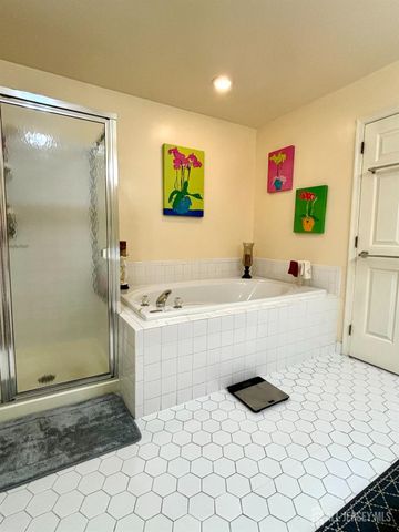 5 Ardmore Place, East Brunswick, NJ 08816