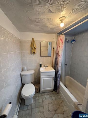 564 River Street, Paterson, NJ 07524