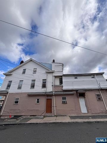 564 River Street, Paterson, NJ 07524