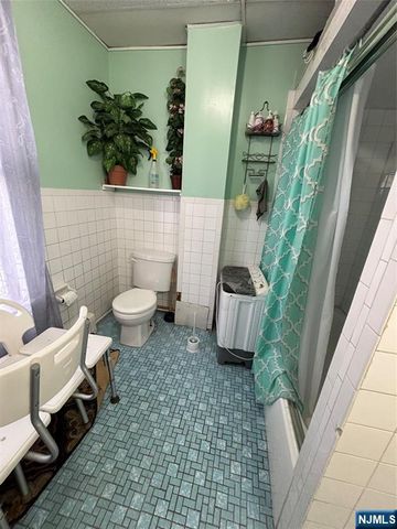 564 River Street, Paterson, NJ 07524