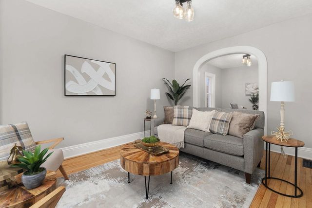 820 Jenifer Street, Madison, WI 53703