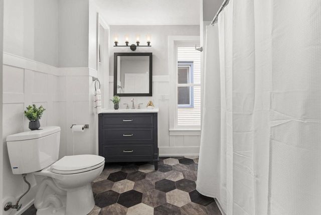 820 Jenifer Street, Madison, WI 53703