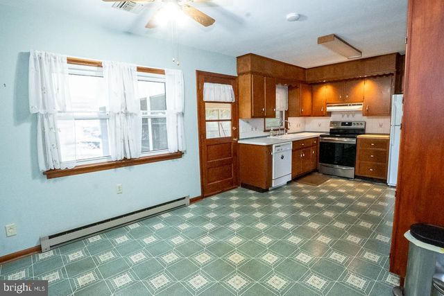 1514 BAHR RD, Pottstown, PA 19464