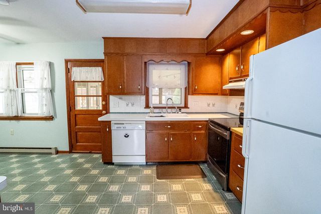 1514 BAHR RD, Pottstown, PA 19464