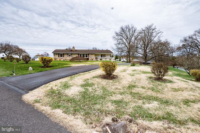 1514 BAHR RD, Pottstown, PA 19464