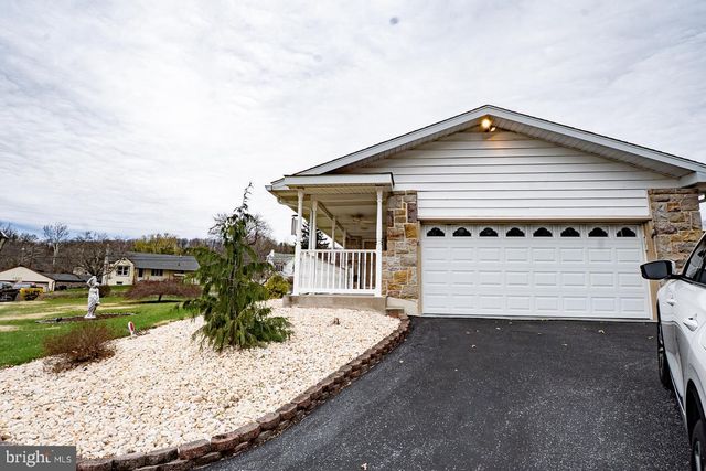 1514 BAHR RD, Pottstown, PA 19464