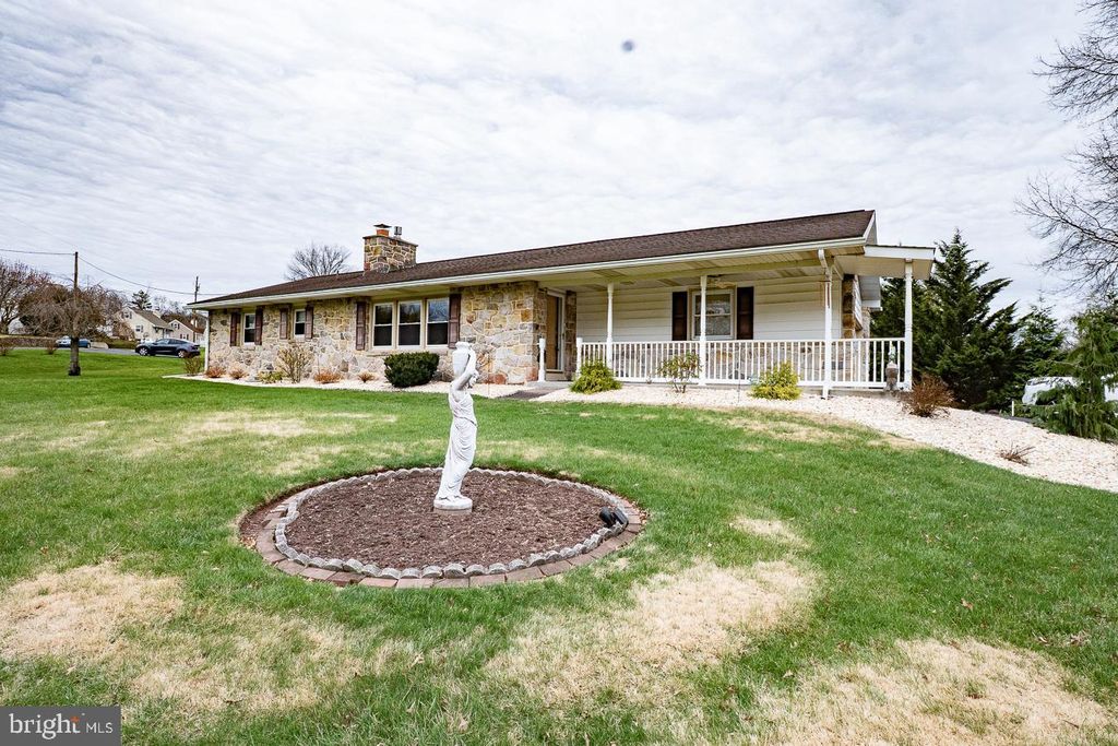 1514 BAHR RD, Pottstown, PA 19464